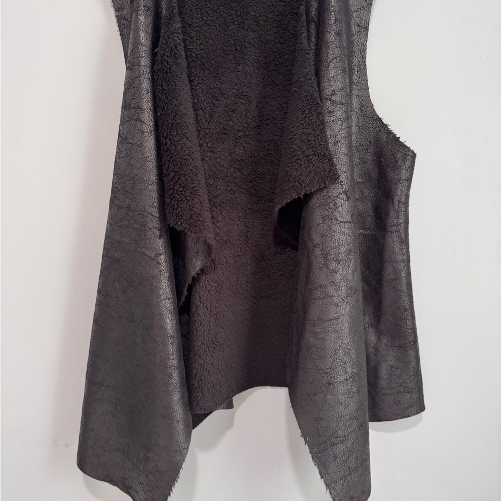 Monroe & Main Charcoal Textured Vest